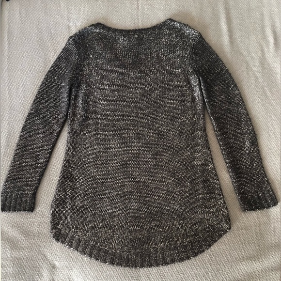 Guess V-Neck Tunic Sweater with High/Low Hem size medium - Picture 2 of 9